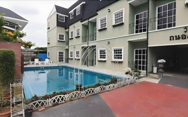Na Banmae Resort