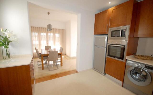 Charming 3-bed Villa With Pool in Olhos de Agua