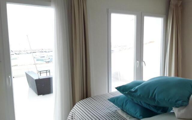 First Line Duplex Puerto Banus Sleeps 8 People