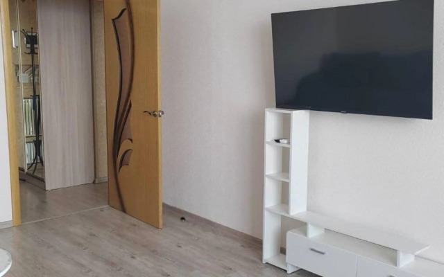 Cozy apartment on Leonova street 66