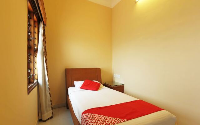 OYO 13566 Sujatha Residency