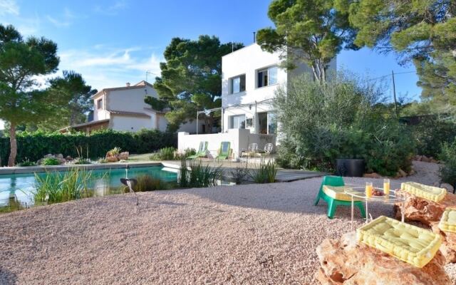 Unique Modern Villa with very pool