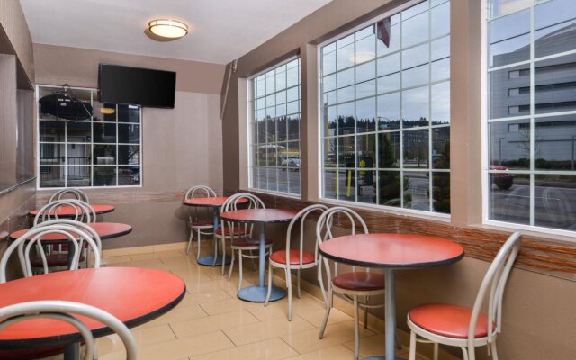 University Inn & Suites