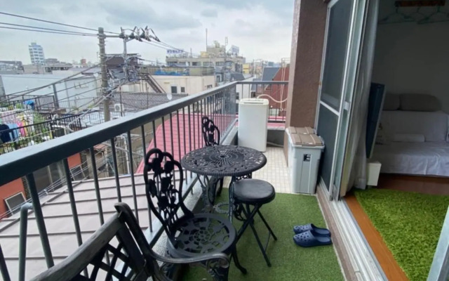 Takemura Building 305