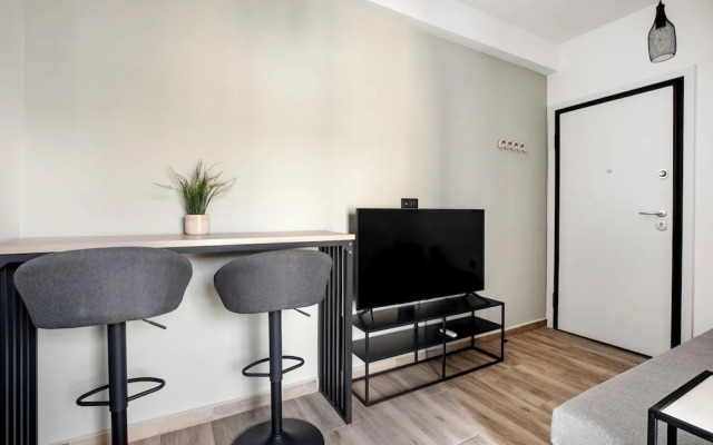 Sway - Chic 1-BR Apt & Balcony in Athens