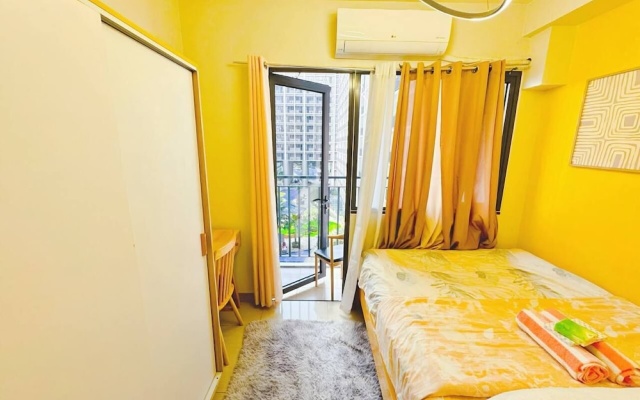 Budget Staycation MOA WiFi Smart TV