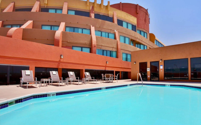 DoubleTree by Hilton Fullerton