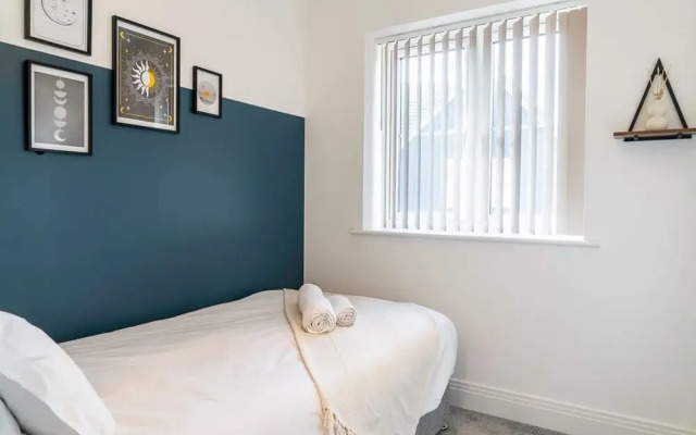 Host Stay Hewitt Close