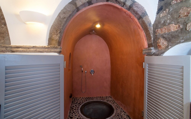 Canava House in Santorini