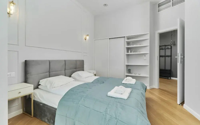 Luxurious Apartments Sky Tower