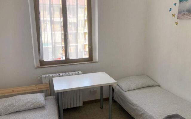 2 bedrooms apartment near metro M1 Marelli 17min from Duomo