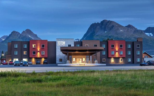 Totem Hotel and Suites