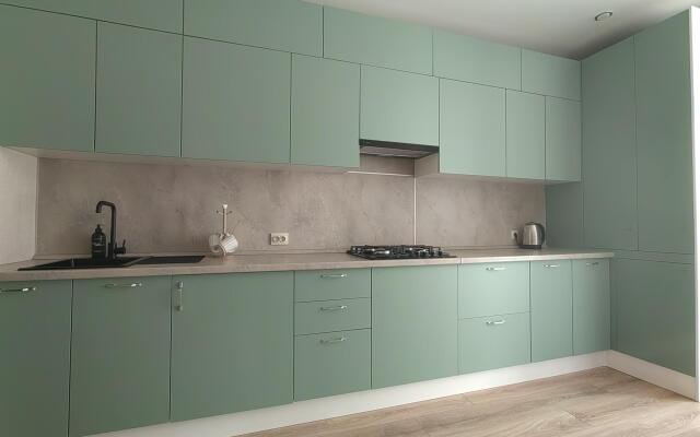 Апартаменты на проспекте Российский 13