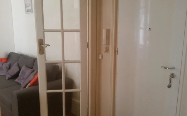 Bright & Modern One-bedroom Apartment With in Paris, Near Sacre Coeur /