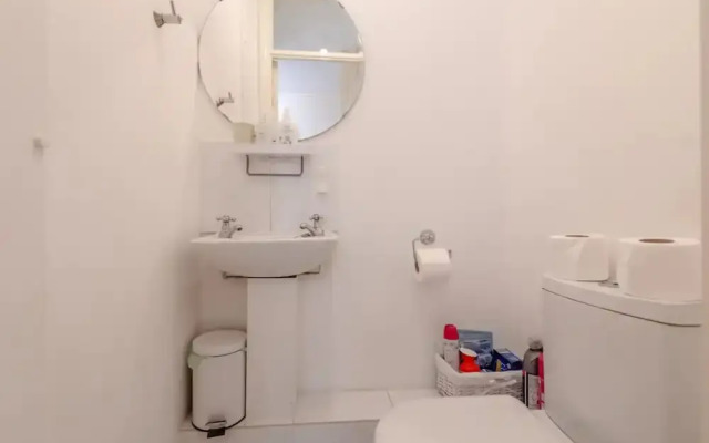 Cosy 3 Bedroom Flat in North London