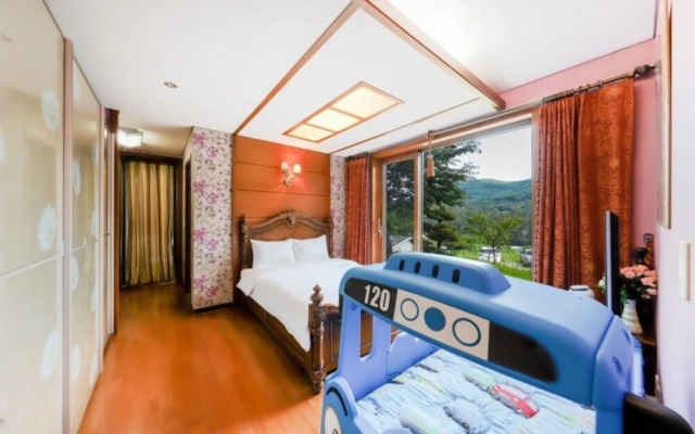 Yangpyeong Weekly Kids Pool Villa