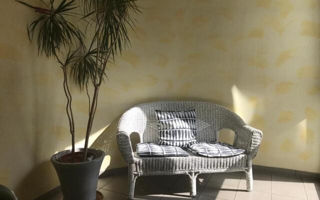 Apartmenthaus Zentrum Komfort Apartments mit Miniküchen verschiedener Größen