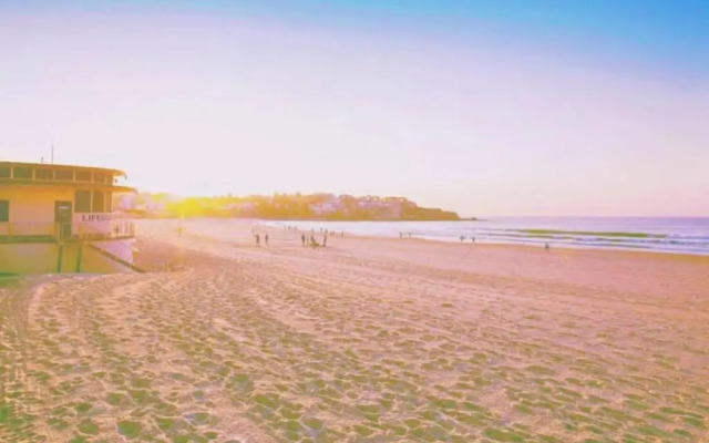 Bondi Cloud Surf House at Sydney Dreams Serviced Apartments