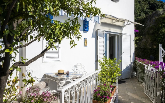 Estate4home - Casetta Arienzo