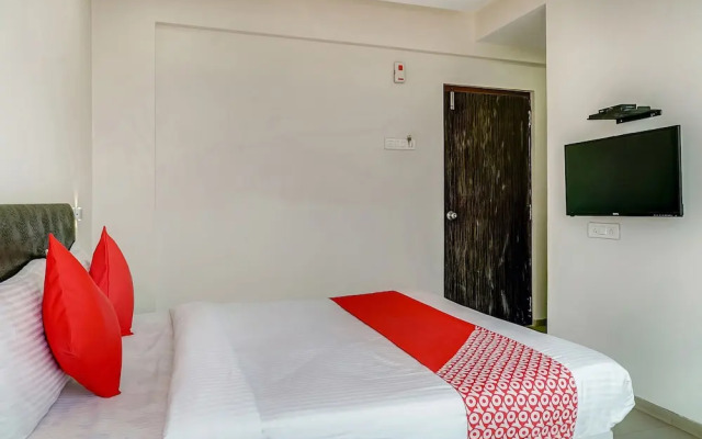 OYO 24792 Hotel Heramb