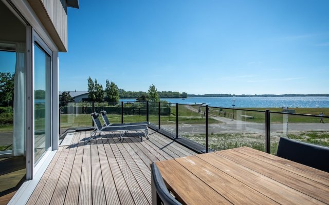 Modern Villa With Lake Veere Views