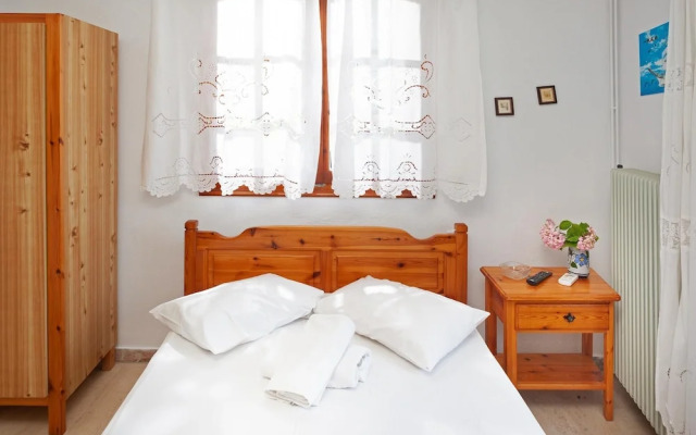 Paradeisos Double Room With Balcony 2