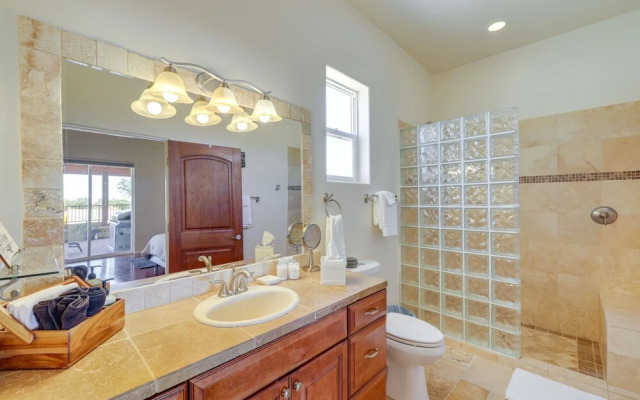 Peaceful Scottsdale Home w/ Patio & Mountain Views