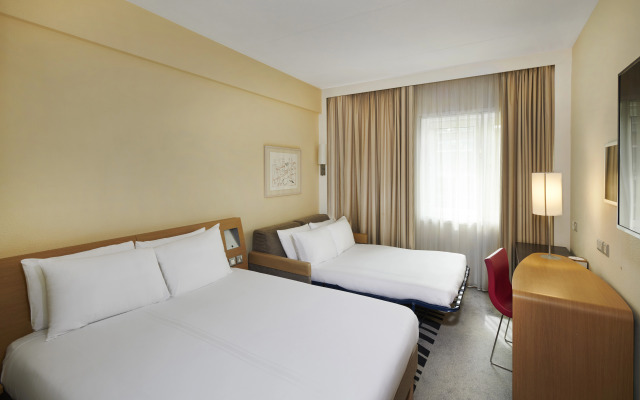 Novotel London West
