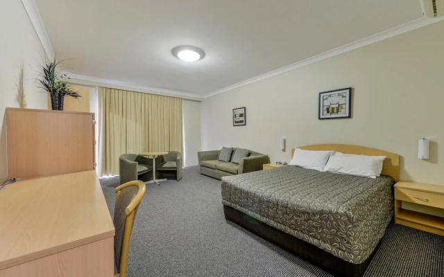 Golden Guitar Motor Inn