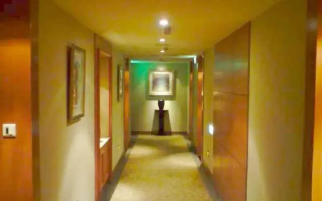 Elegance Hotel