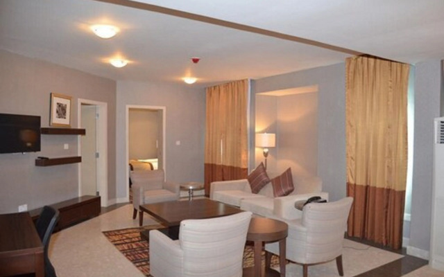 De Brass Suites Hotel