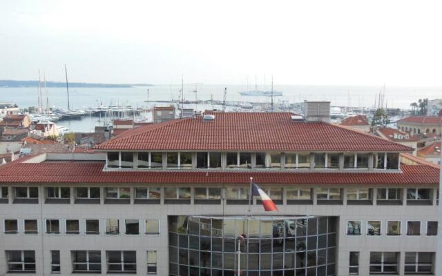 2, 3 And 4 Bedroom Sea View Forville Apartments 5 Mins From The Palais