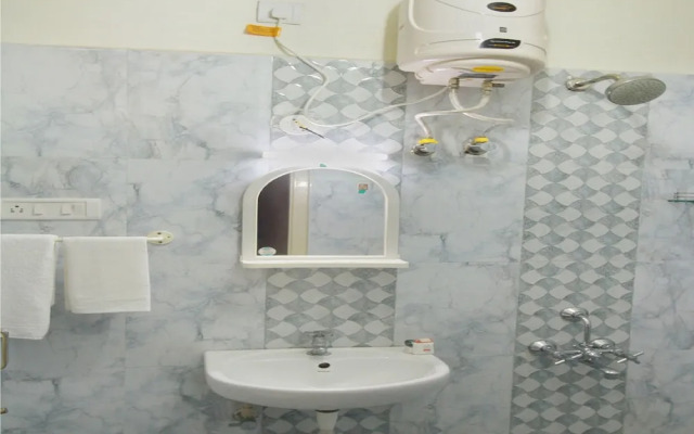 OYO 10920 Home Serene 2BHK Near Villiyanur Lake