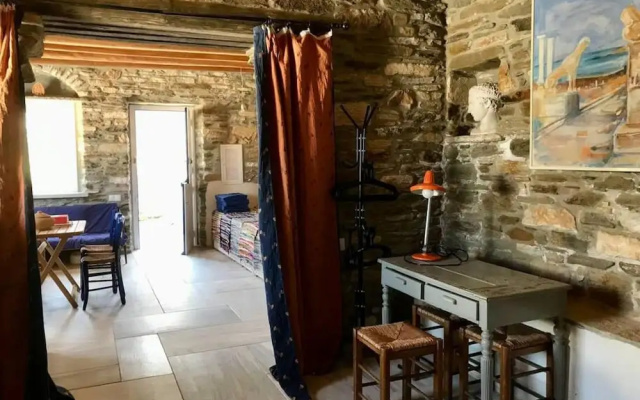 Delphis the Artist s House