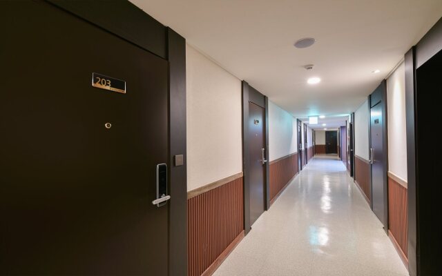 Sea & Moon Tourist Hotel