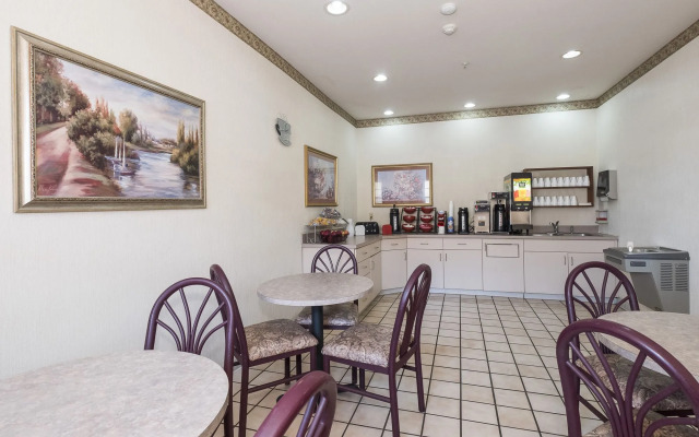 Spark by Hilton St. Robert Fort Leonard Wood