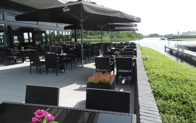 Näher am Wasser kann man nicht wohnen!