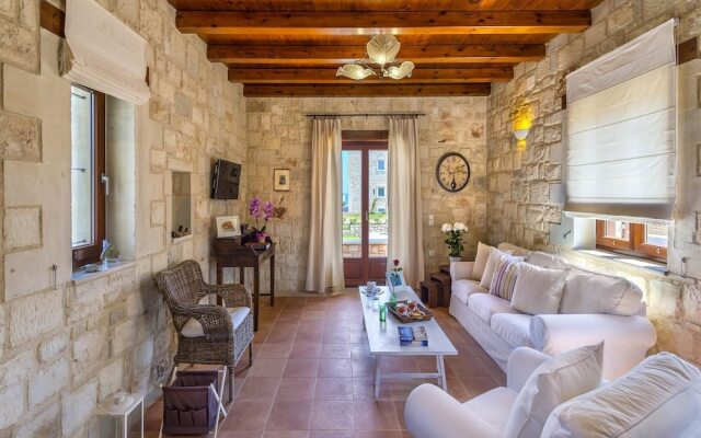 Azure Villa in Platanias