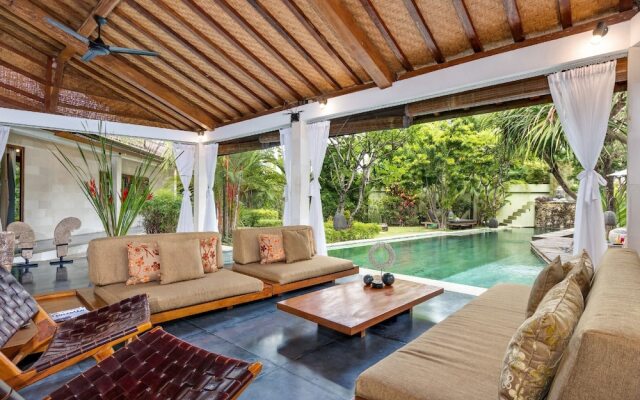 Villa Shantika by Villa Finder