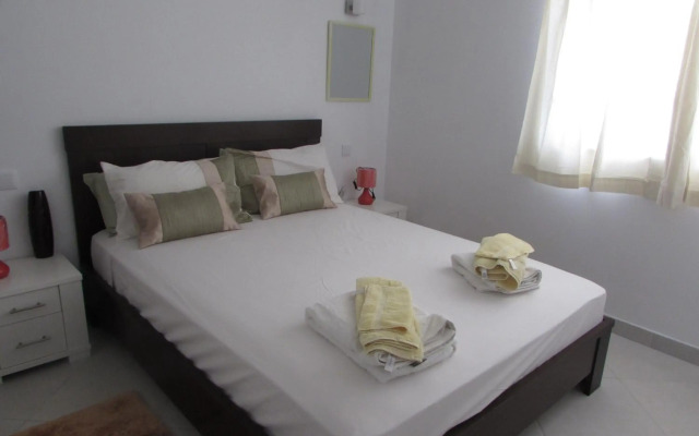 BCV Private 2 Bed Apartment With Pool #2009