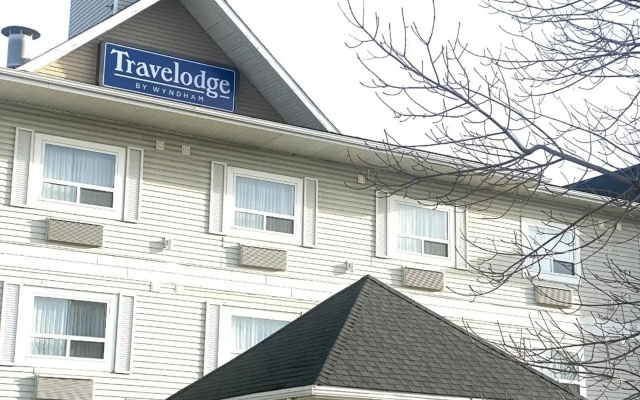 Travelodge by Wyndham Fort McMurray - фото 3
