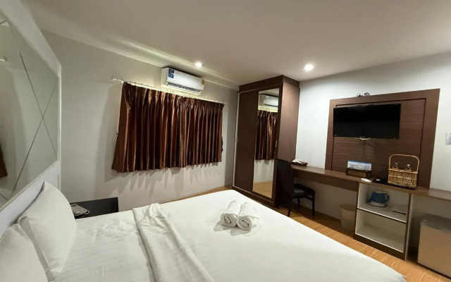 Bed by Cruise at Samakkhi-Tivanont