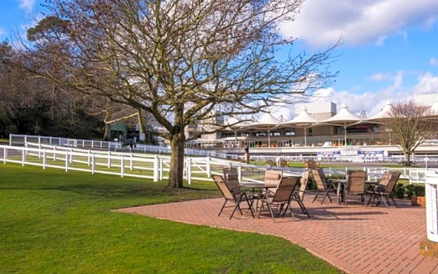 Sandown Park Lodge