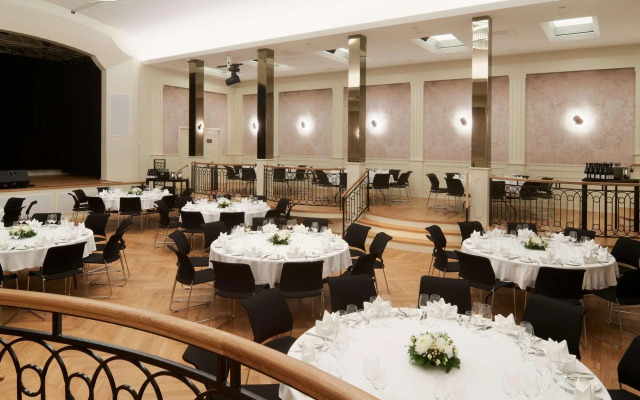 Iceland Parliament Hotel, Curio Collection By Hilton
