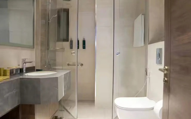 Doubletree By Hilton Amman Hotel & Residences