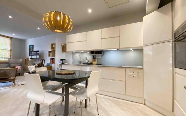 Charming 2-bed Apt With 2 Bathtub Central London