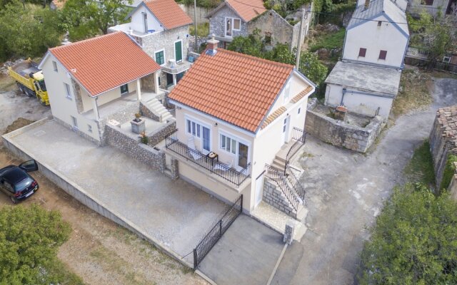 House Elwira