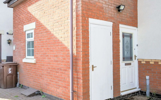 Rustic Holiday Home in Birmingham near Motorcycle Museum