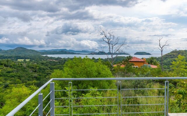 Big, Ultramodern Hillside Home With Private Pool and Endless Ocean Views