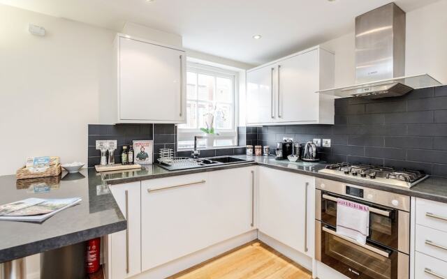 Large Apartment near Windsor Castle